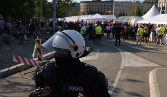 Ko plaća autorska prava za muziku koja trešti iz Ćacilenda? 6