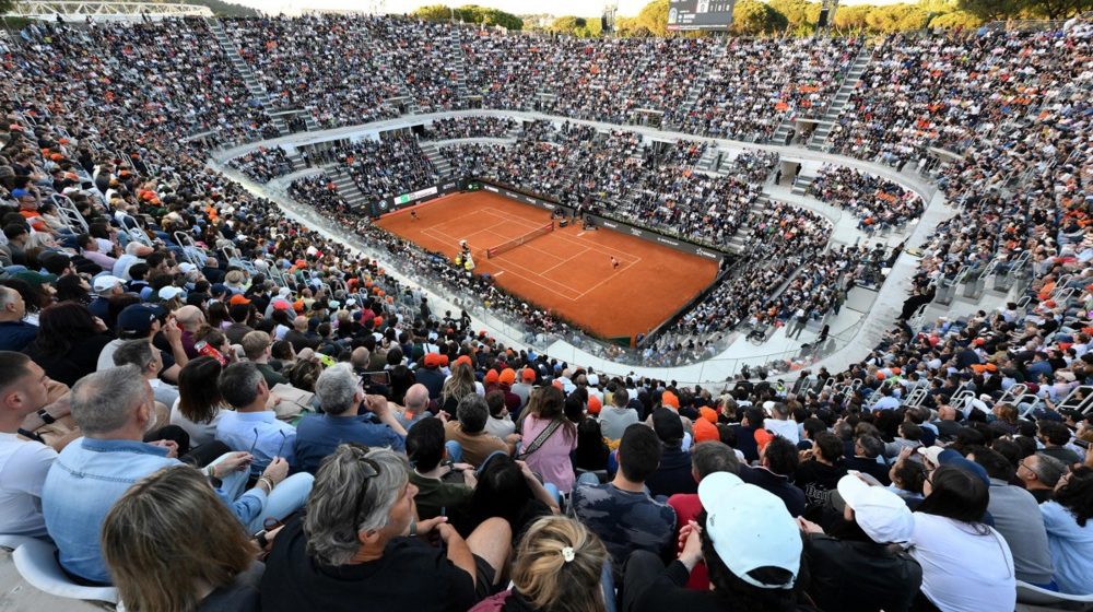 U muškoj konkurenciji turnira u Rimu Medvedev i Fis stigli do osmine finala, u ženskoj Sabalenka i Kostjuk 1