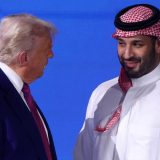 Tramp se sastao sa liderom Sirije, najavio ukidanje sankcija, sledeća "stanica" Katar: Predsednik SAD nastavio prvu spoljnopolitičku turneju u drugom mandatu 3