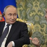 Putin potpisao zakon o zaštiti jezika: Kazne za izostanak natpisa na ruskom 7