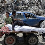 Otkrivali smo masovne grobnice, izraelske vlasti pokušavaju da nas ućutkaju: Zvaničnik UN za Gardijan o prizorima u Gazi 7