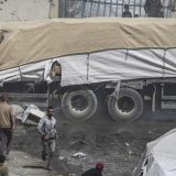 "Potpuni ratni zločin Izraela": Haotične scene tokom raspodele pomoći gladnim Palestincima 1