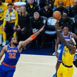 Karl Entoni Tauns i Paskal Sjakam, Njujork - Indijana