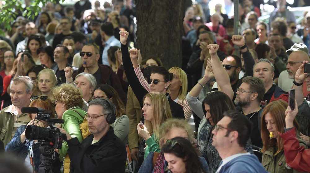 Građani i studenti blokiraju sva četiri ulaza suda u Novom Sadu 1