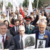 Ulicama Beograda krenula svečana šetnja "Besmrtni puk": Kolonu predvodi ambasador Rusije Aleksandar Bocan-Harčenko 4