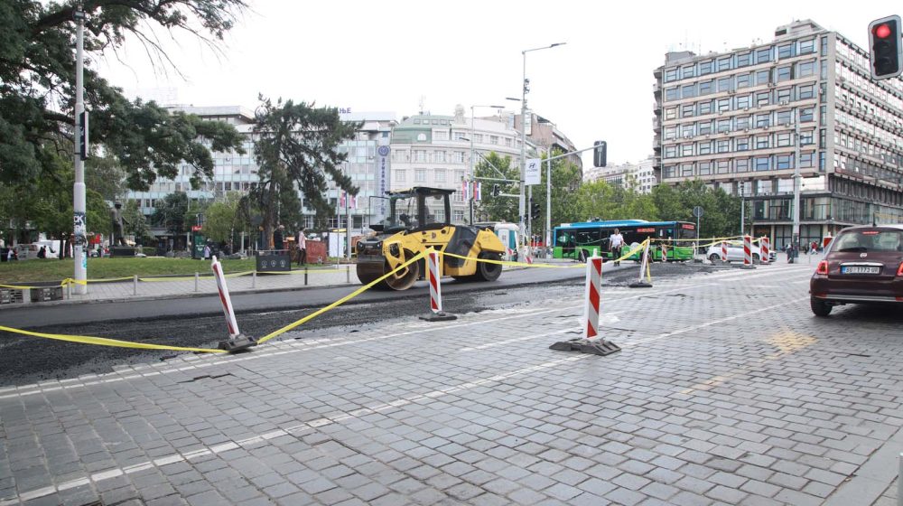 Građani blokirali raskrsnicu Makedonske i Dečanske ulice 1