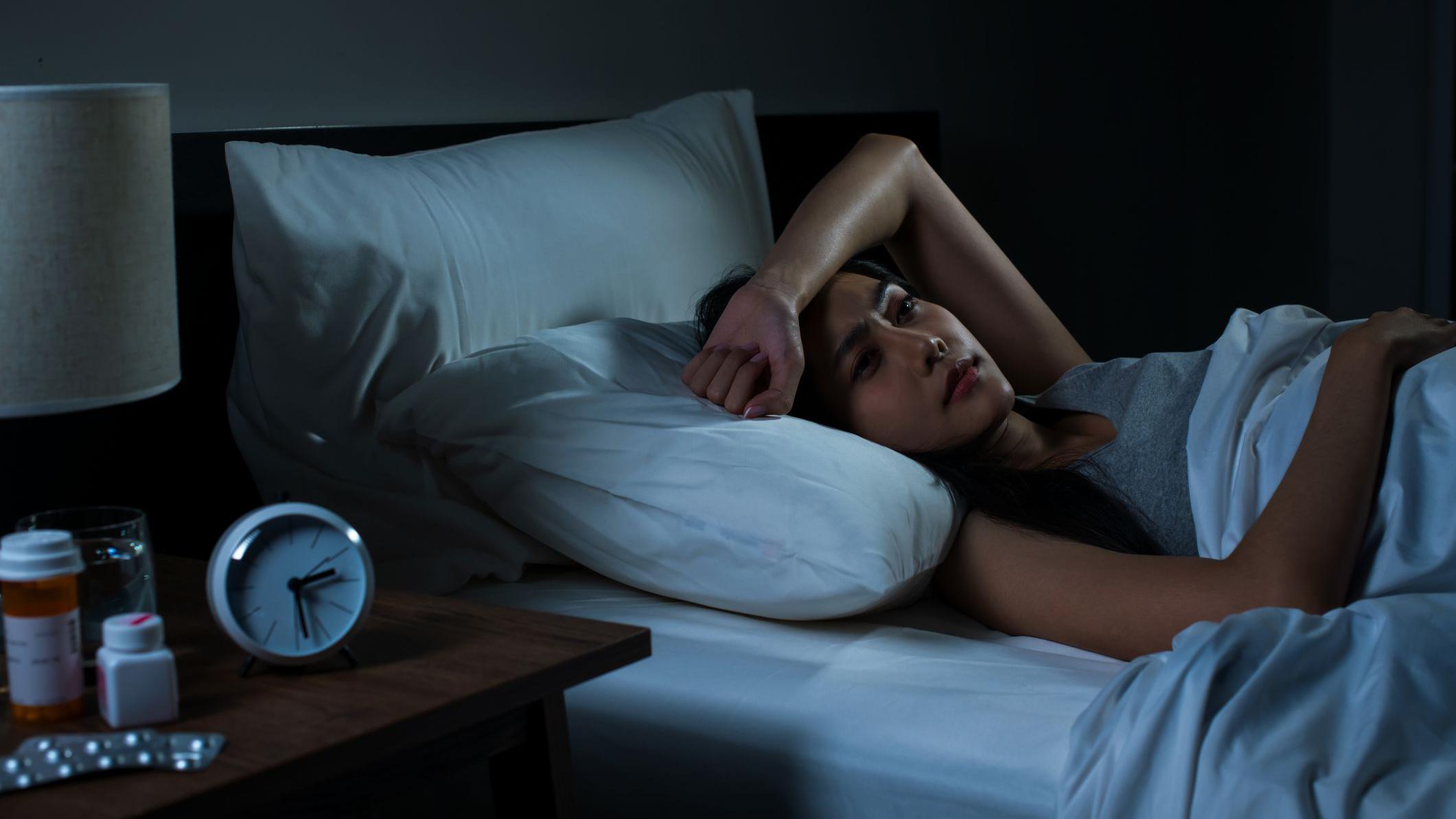 Šest prirodnih načina da se izborite sa perimenopauzom 4 Žena u krevetu