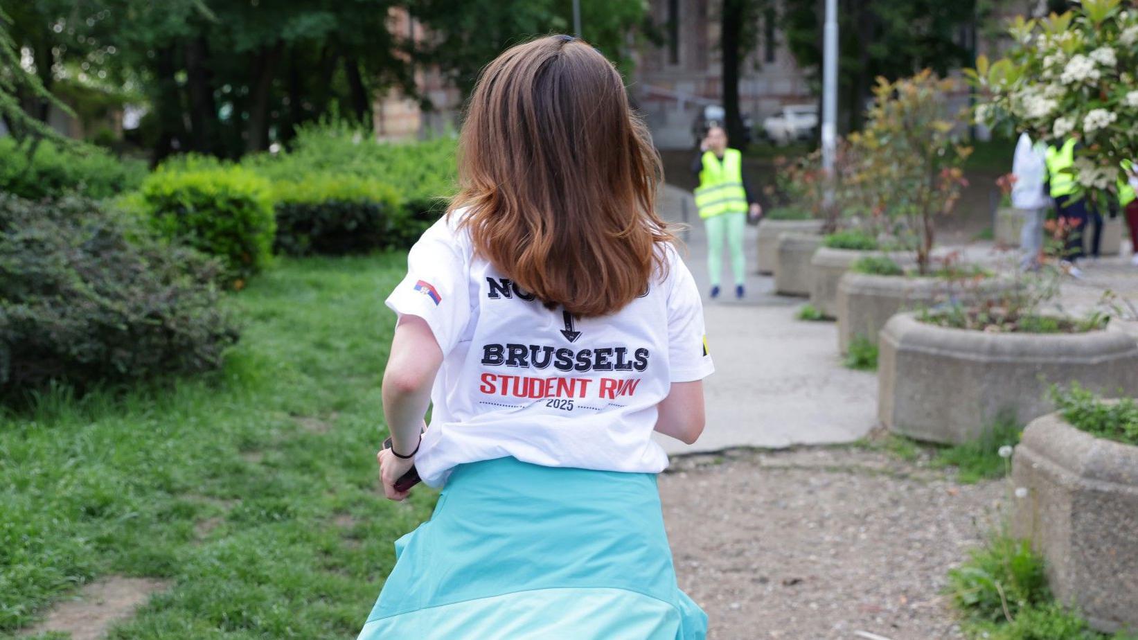 Studenti trkači idu u Evropski parlament, još malo do Brisela 1 studenti, studenti trče, studenti maratonci, studenti trče do Brisela