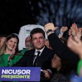 Proevropski kandidat Nikušor Dan vodi na izborima u Rumuniji, pokazuju ankete 4