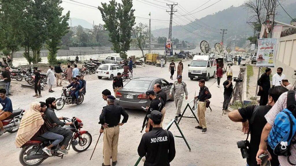 Šta posle napada Indije na Pakistan - ključna pitanja i odgovori 4 Pakistanski izvori navode da je pogođeno šest lokacija, među njima i Muzafarabad, glavni grad pakistanskog Kašmira