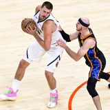 Denver napravio brejk u Oklahomi: Gordon trojkom doneo pobedu, sjajna utakmica Jokića (VIDEO) 1