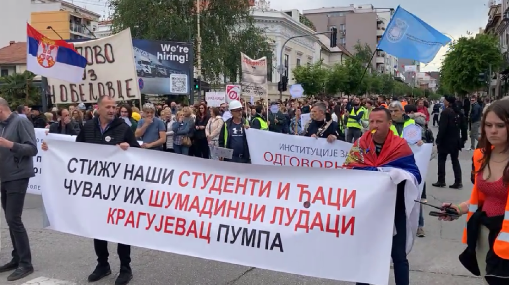 Građani Kragujevca krenuli organizovano u Beograd na studentski protest 1