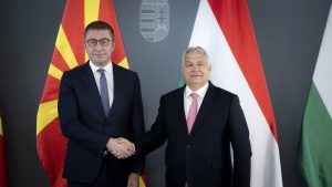 Premijer Severne Makedonije Hristijan Mickoski objavio je danas da je sa premijerom Mađarske Viktorom Orbanom u Budimpešti razgovarao o odličnoj bilateralnoj saradnji dve zemlje i mogućnostima za njeno dalje produbljivanje.