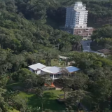 "Ilegalni" raj za milionere: Tajni grad sa stražom u kom živi jedva 200 ljudi 6