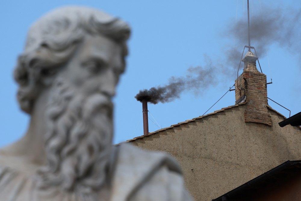 Beli dim u Vatikanu: Izabran novi papa 4 kardinali, vatikan, kardinali biraju novog papu, crni dim, dimni signali u vatikanu