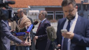 U Istanbulu će sutra biti trojni sastanci Turaka, Amerikanaca i Rusa s jedne strane, kao i Turaka, Amerikanaca i Ukrajinaca s druge, saopštili su večeras izvori bliski turskom Ministarstvu spoljnih poslova.