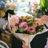 Uradi sam buket sa stilom: Kako zamotati cveće kao profesionalac 5