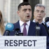 'Rumunski Donald Tramp' ubedljiv na predsedničkim izborima, premijer podneo ostavku 6