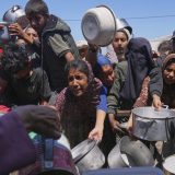 U izraelskim napadima u Gazi ubijeno najmanje 38 osoba 9