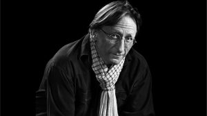 Erol Kadić,  glumac i reditelj, preminuo je danas u Beogradu, saopšteno je iz Ateljea 212 čiji je ovaj dramski umetnik bio stalni član.