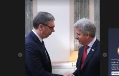 vučić ferguson Vučić poleteo za Moskvu preko Bakua? 3