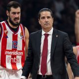 Nikola Kalinić bacio na tribine predmet kojim je neko iz publike gađao igrače Crvene zvezde (FOTO) 5
