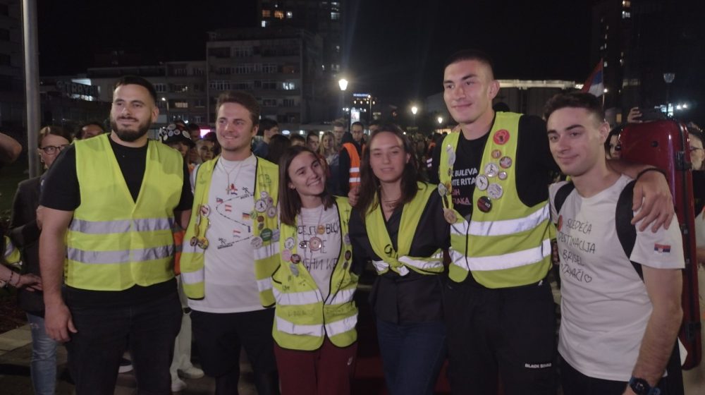 "Hvala što ste istrčali sa porukom mira": Kragujevčani svečano dočekali studente maratonce iz Brisela (VIDEO, FOTO) 1