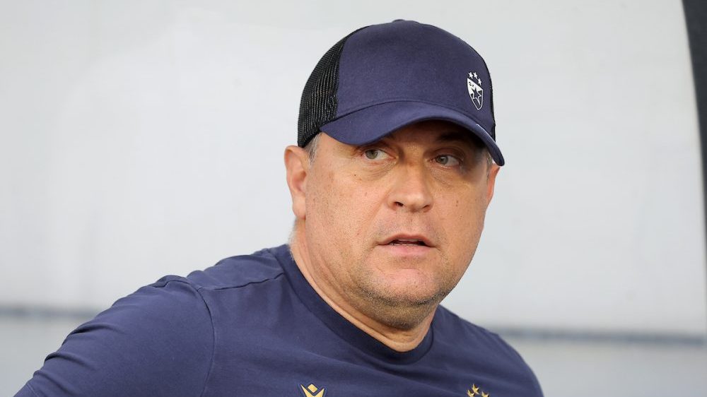 Potencijalni rivali Zvezde na putu do Lige šampiona: Hrvati, Ukrajinci, Rumuni, Švajcarci... 2 Trener fudbalera Crvene zvezde Vladan Milojević