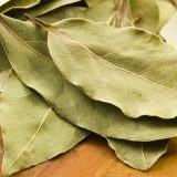 Lovorov list nije samo začin, već i saveznik u borbi protiv neprijatnih mirisa u domu 4