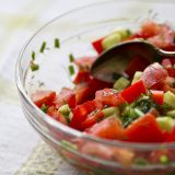 Razlog zbog kog se ne preporučuje kombinovanje paradajza i krastavca u salati 3