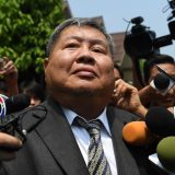 Tajlandski građevinski magnat suočen sa optužbom zbog rušenja tornja u Bangkoku predao se policiji