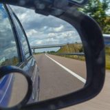 Linija na retrovizoru nije tu slučajno: Sitnica koju mnogi ne primećuju, a spašava živote 1