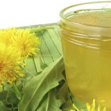 Maslačak gazimo po parkovima, a ne znamo da je lekovit: Imamo recept za domaći sok 1