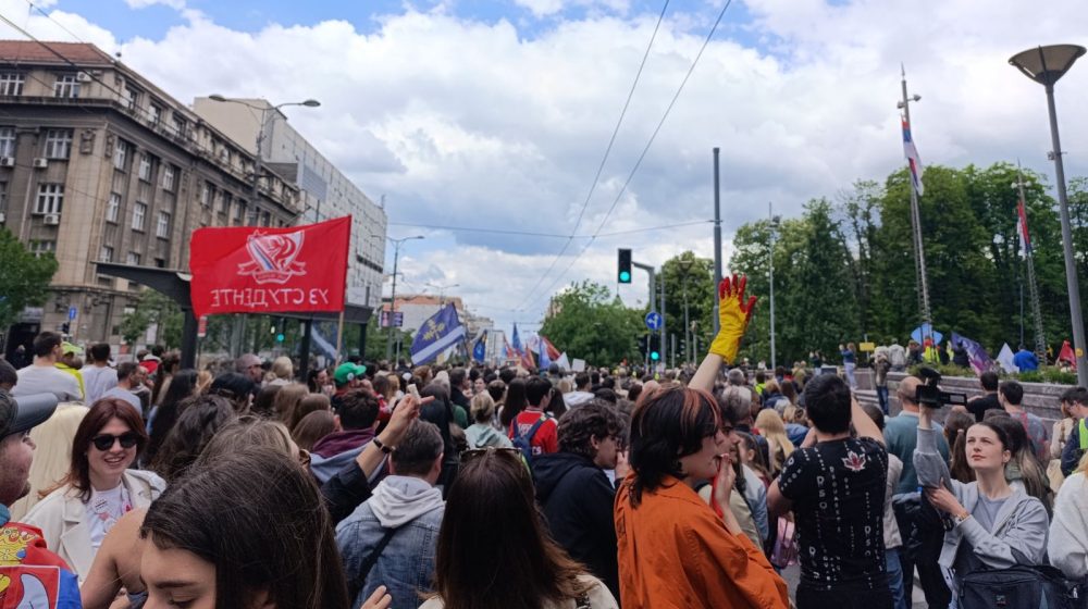 Održan protest studenata i građana u "krugu dvojke": Traže se izbori (FOTO/VIDEO) 1