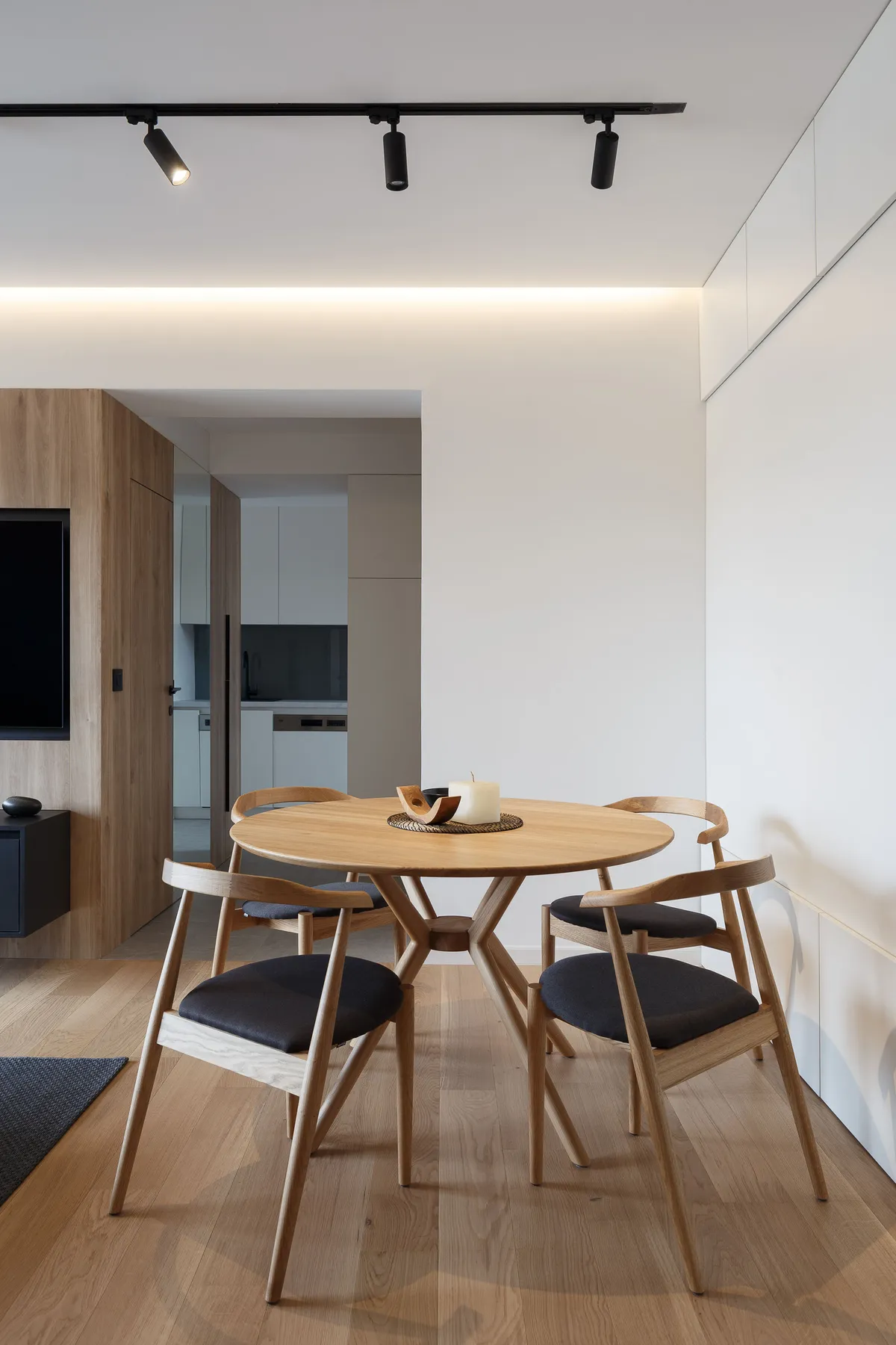 Ovaj stan adaptiran je u modernom stilu: Kada vidite radnu sobu, poželećete da iz nje nikada ne izađete 1