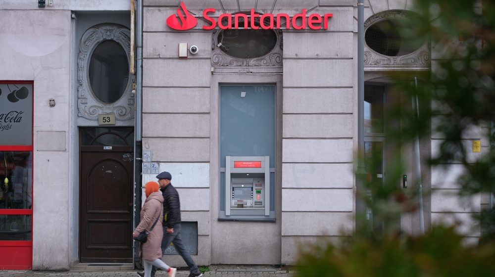 Erste grupa kupuje udeo u trećoj po veličini banci u Poljskoj 1