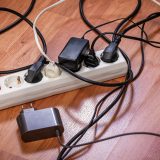 Ove uređaje nije preporučljivo priključivati na produžni kabl 3