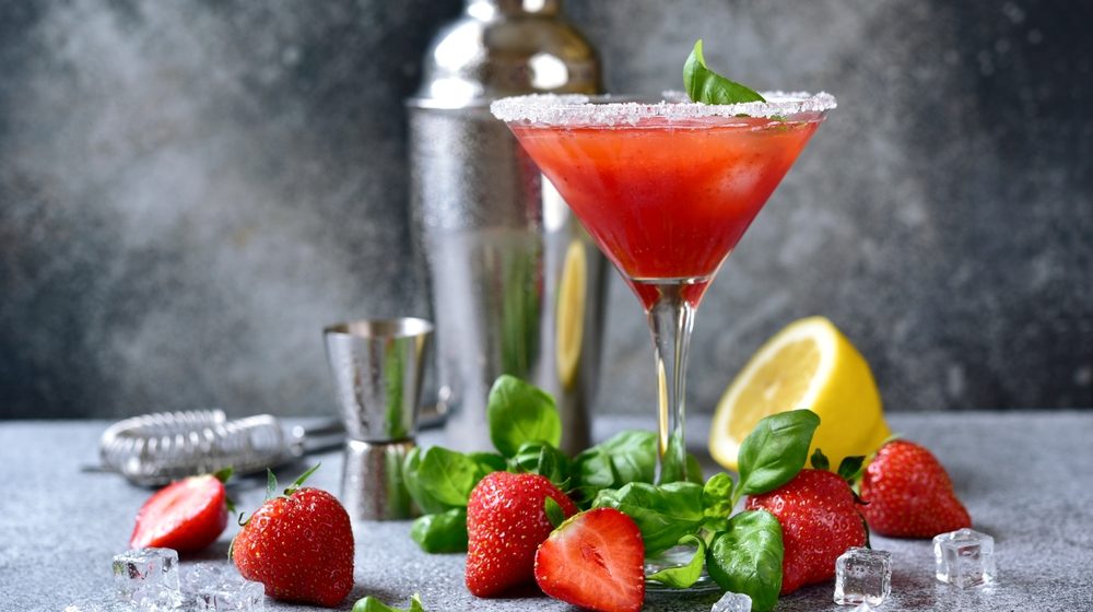 Italijani ga obožavaju: Recept za koktel sa jagodama, savršen za toplije dane 1