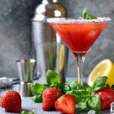 Italijani ga obožavaju: Recept za koktel sa jagodama, savršen za toplije dane 4