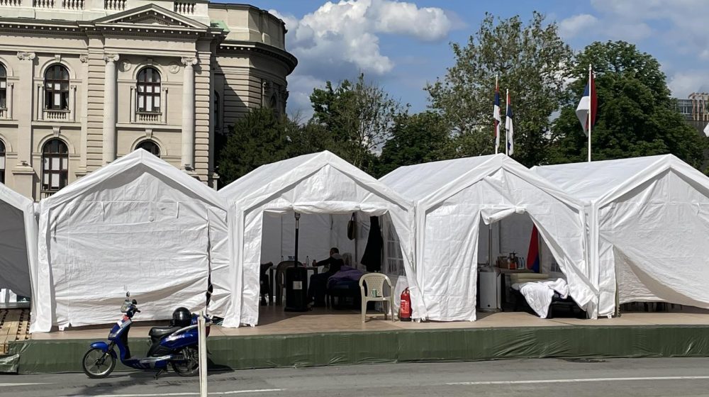 Mali maturanti prošli kroz "Ćacilend" (VIDEO) 1