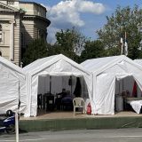 Postavljaju se betonske barijere oko "Ćacilenda" 4