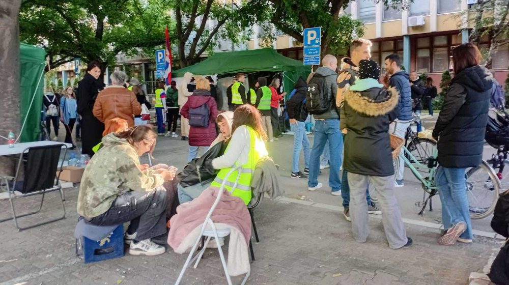 Sud u Novom Sadu blokiran 12. dan: Prisutni građani, nema ljudi iz "Ćacilenda" 1