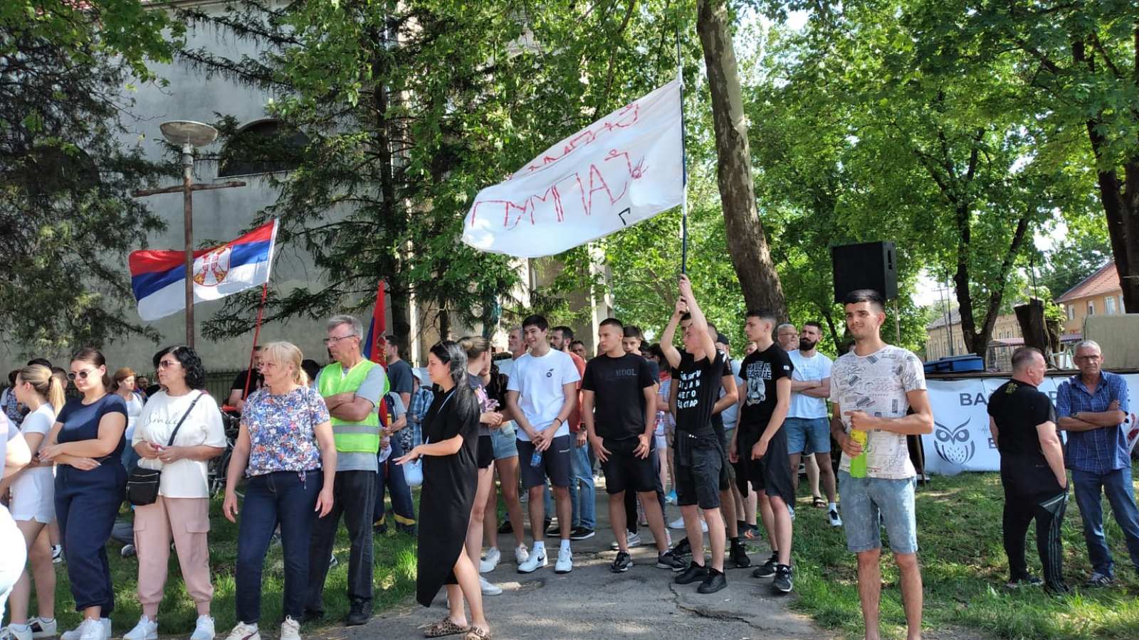 Protest u Bačkom Gradištu: Kolona pešaka iz Bečeja i Novog Bečeja dočekana domaćinski 2