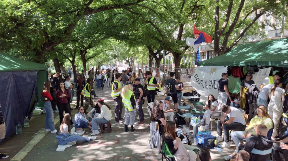 Apelacioni sud u Novom Sadu danas ipak nije doneo odluku o žalbi novosadskih aktivista koji su još u pritvoru 1