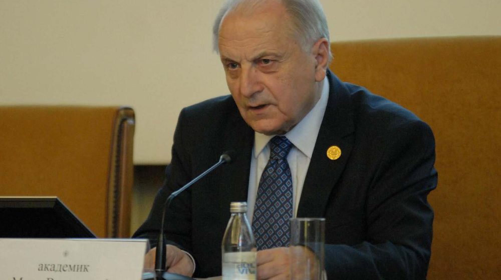 Preminuo književnik i akademik Miro Vuksanović 8