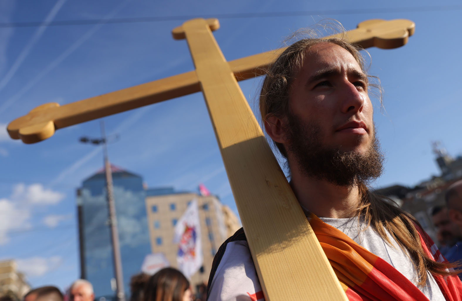 Da li su govori na Vidovdanskom protestu previše naginjali udesno? 2 Da li su govori na Vidovdanskom protestu previše naginjali udesno? 2