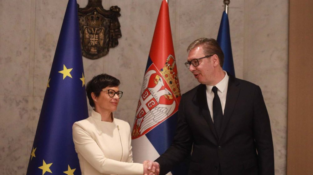 "Suština je jednostavna - preigrao se": Šta ako Vučić ne potpiše Mrdićeve zakone? 9