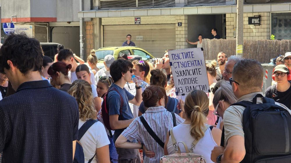 Formiran Akademski krizni centar za zaštitu uhapšenih studenata 1