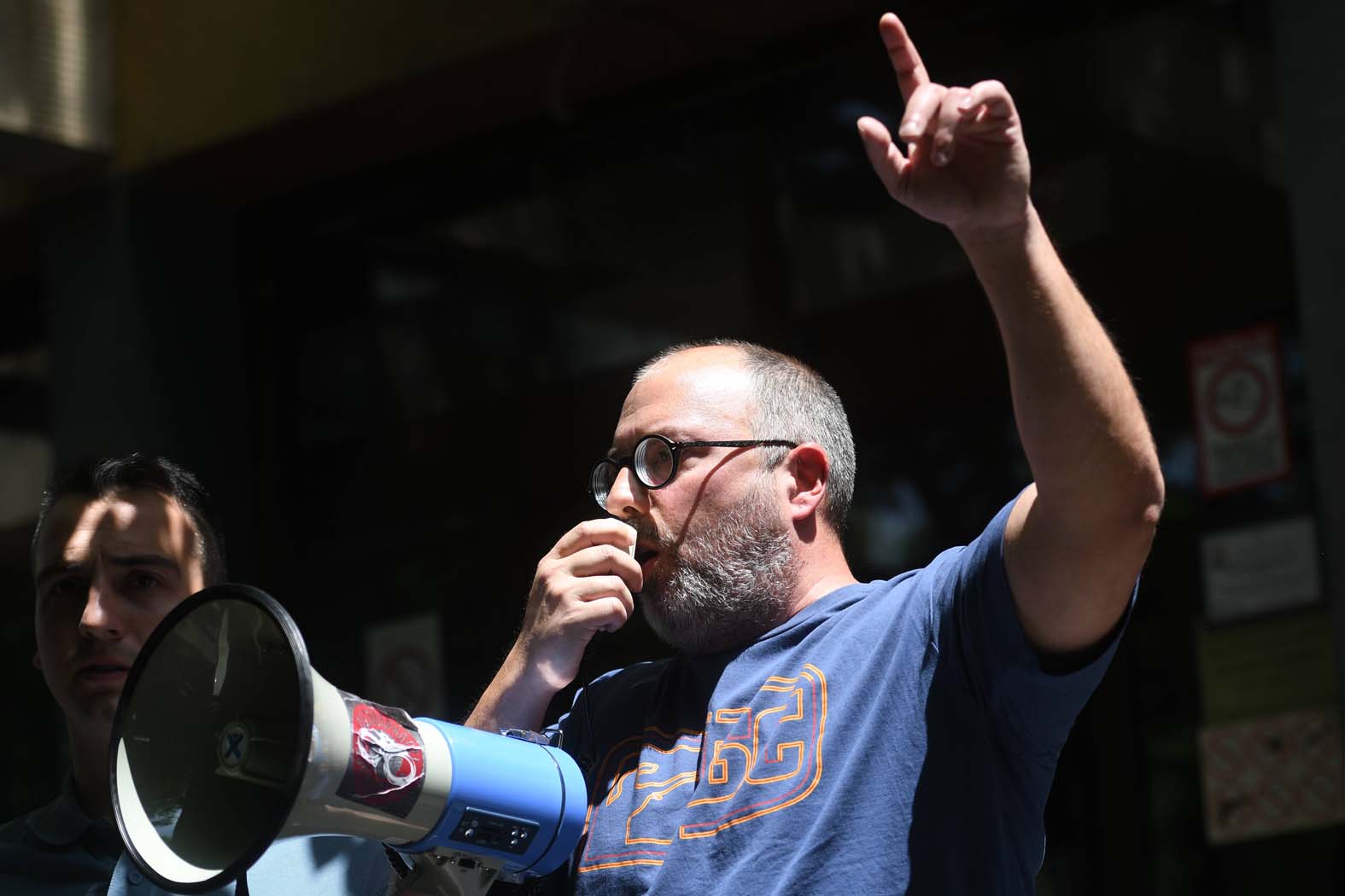 Ko je došao na gnusnu ideju o „šatro žrtvama“?: Vučićević se nije izvinio, sa "trovačnice zla" neprestano relativizuje tragediju 2