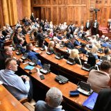 Opozicija u Skupštini tvrdi da vlast želi da zadrži kontrolu nad medijima, SNS negira 3